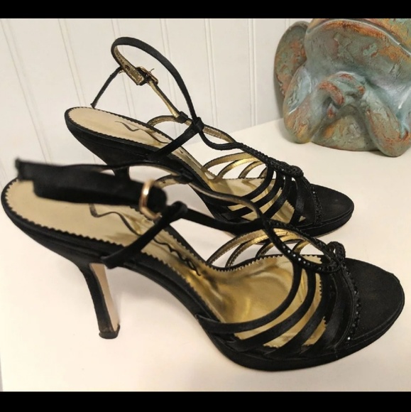 Vintage black heels by Nina - Size 6 - Picture 2 of 6